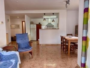 Ideal para familias con jardín privado, piscina y playa a 3 min