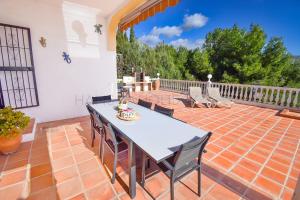 Villa Alegria, Frigiliana Luxury Villa with easy access, private pool and parking HansOnHoliday Rentals
