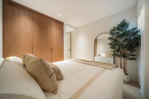 Charming 3-Bedroom Apartment with Sea View in Alghero