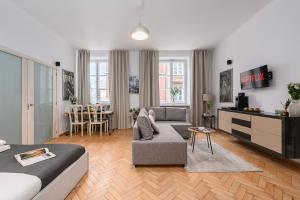 Lumina apart near Old Town in Warsaw