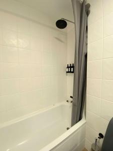 Stay in Comfort, At the Heart of Town