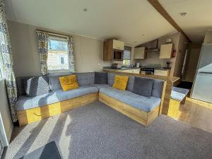 Brilliant 8 Berth Caravan At North Shore Holiday Park In Skegness Ref 87005Ns