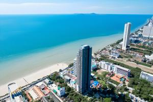 AERAS Beachfront Condominium-Prime 1BR with Panoramic Sea View in Jomtien