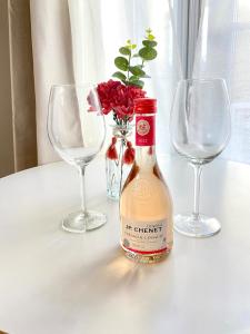 Small Duplex - Downtown - Close to Beaches