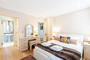 Classic Pimlico Townhouse