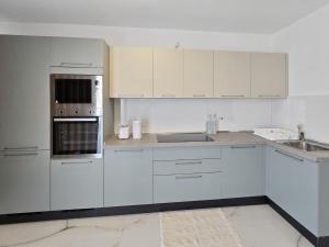 Modern 2BR apartment with Terrace enjoying views 3