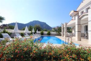 Villa with Private Pool for 10 People in Dalyan