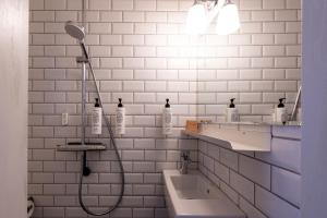 Comfortable 2BR for 6 near Tivoli & City Center