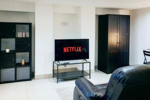 Modern Studio Flat l Sleeps 4 l Free Wifi l Leisure l One Castle Apartments