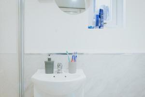 Modern Studio Flat l Sleeps 4 l Free Wifi l Leisure l One Castle Apartments