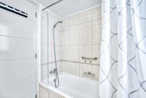 Exclusive 3BR Apartment with Terrace & Sea View