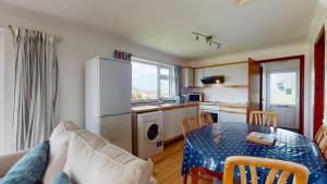 F30 Fernside, Riviere Towans