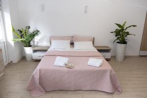 Апартамент у центрі з балконом