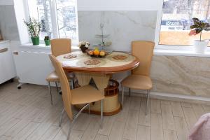 Апартамент у центрі з балконом