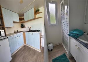 BUNGALOW 5 au bord du lac dArdres- pêche gratuite