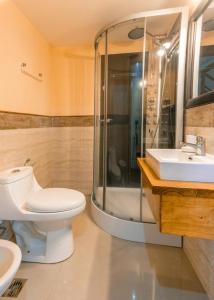 Bungalow con piscina y estacionamiento gratis