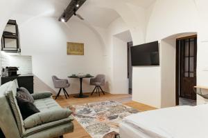 Main Square Apartments