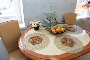 Апартамент у центрі з балконом