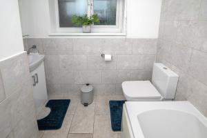 Contractor Accommodation, Free Large Car Park, Sleeps 7