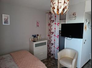 studio bien equipé proche des Thermes