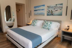 LKL Lakeside Lodging