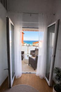 Apartment Korina, spacious family apartment near the beach