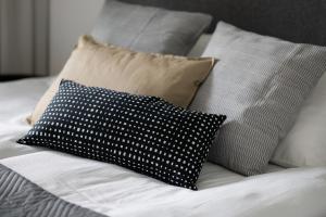 Luxury Apartment with Parking & Air Conditioning in the Centre of Warsaw by Renters Prestige