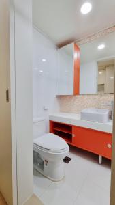 홍대역 도보 13분 Just 800m from Hongdae Station Line2