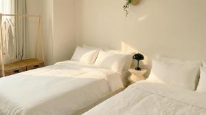 #Open Deal #ZIGU Stay #Line 3 & Shinbundang area Near Garosugil Apgujeong Cheongdam Gangnam Itaewon #Airport bus nearby