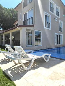 Luxury 5BR Villa w Pool & Beach Access Ayvalık