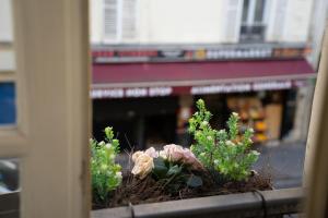 Apartment between the Arc de Triomphe and the Sacr-Cur