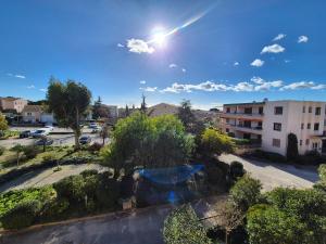 Appartement 2 chambres avec grand balcon à deux pas du port de Sanary et de la plage