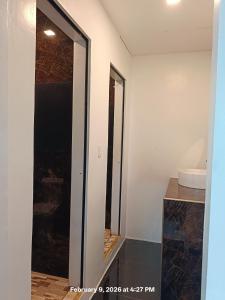 Chiefs Villa Dormitory with Outdoor Kitchenette -Free Cooking