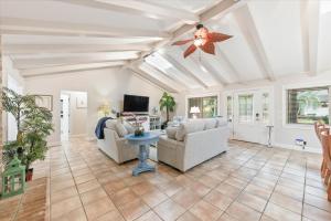 Walk to Beach Private Pool Sea Pines Home