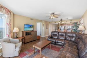 Malibu Pointe 1001 Second row ocean view-Crescent Beach Section