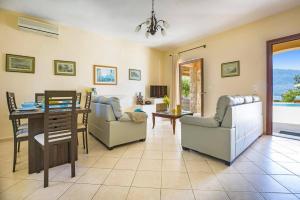 Villa Sandy Cove by Villa Plus
