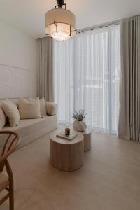 Luxury 1BR Apartment - The Crest, Sobha Hartland