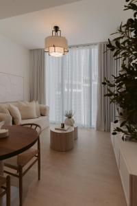 Luxury 1BR Apartment - The Crest, Sobha Hartland