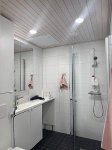 Super Cozy Studio ONLY Steps from Metro & REDI! SELF CHECK-IN!