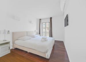 Rue d Antibes 2ch, 2 SDB, clim, balcon