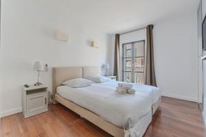 Rue d Antibes 2ch, 2 SDB, clim, balcon