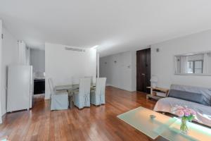 Rue d Antibes 2ch, 2 SDB, clim, balcon