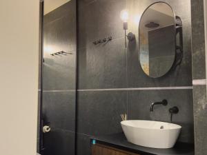 URBAN APARTMENTS Premium No75 - Free Garage - Self Check-in