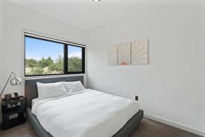 Surf Pines - Ocean Views, Fire Pit & Fireplace