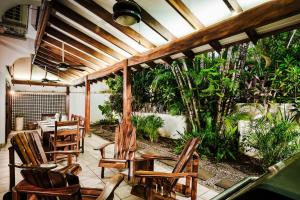 150 ft to Sand & Surf - 3 BR Beach House & Pool