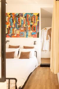 Villa with pool, close to town and forest