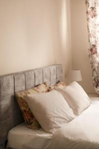 Vintage Charm by the Acropolis!