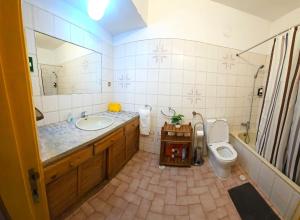 Costa da Caparica 2BR Beach Apartment by HomeyStay