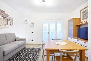 Ossidiana Apartment - Verde, piscine e relax a 200m dal lago