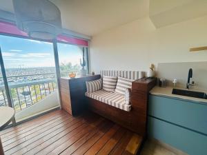 GRAND T2 magnifique vue sur le port Parking clim wifi